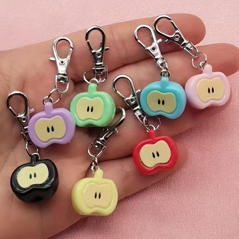 Party Favor Bag - พวงกุญแจเรซินรูปแอปเปิ้ล 7 ชิ้น เหมาะสำหรับตกแต่งกระเป๋าและโทรศัพท์ เป็นตัวเลือกที่ดีที่สุดสำหรับของขวัญ