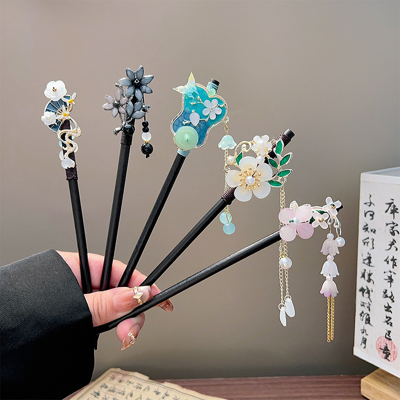 กิ๊บติดผมพู่ห้อยแบบคลาสสิก สีด - Event Suppliers บทวิจารณ์และราคา